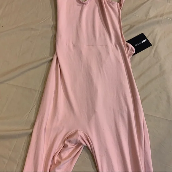 -NWT- Fashion Nova Blush Pink Flared Jumpsuit - Picture 5 of 16